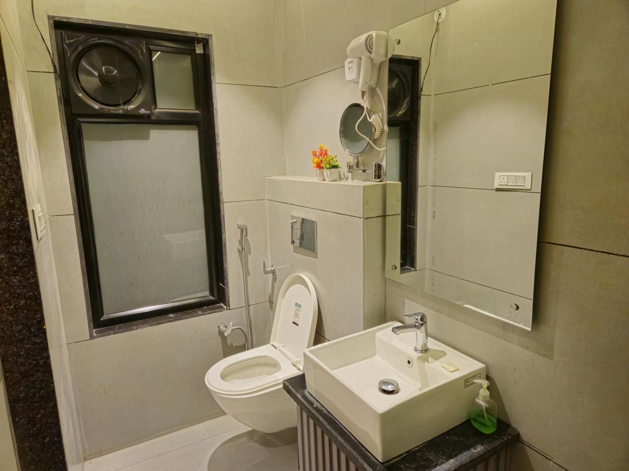 Hotel Royal Orchid Aligarh Luaran gambar